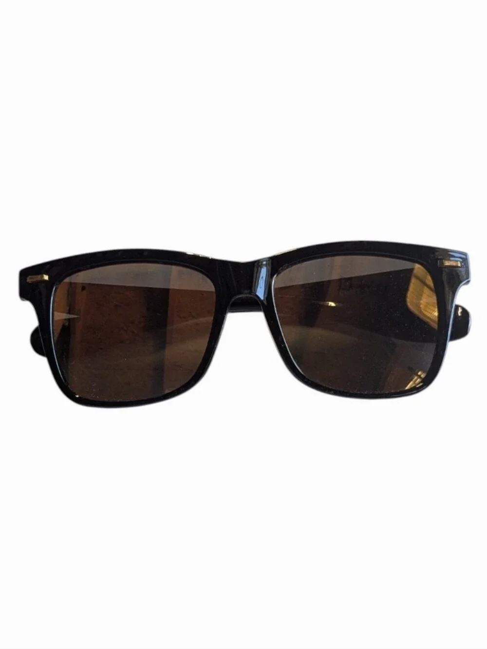 Source Unknown Black Frame Sunglasses with Brown Lenses